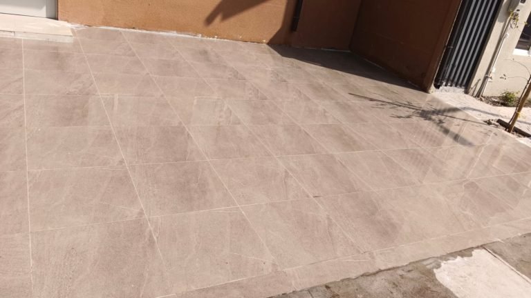 Obra de radier y cerámica en patio de vivienda, foto 22